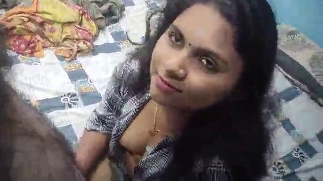 House Guest Porn Videos भाभी आई गेस्ट हाउस में Bhabhi came to the guest house